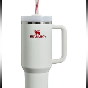 Stanley Mistletoe 40 OZ Quencher. Christmas edition